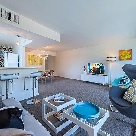 The Twist Palm Springs 호텔 외부 사진